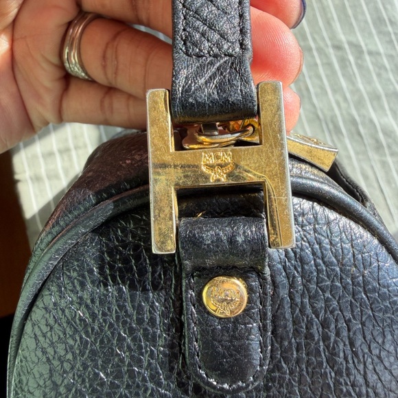 MCM Black Textured Leather Bag with Gold Details - Picture 5 of 8